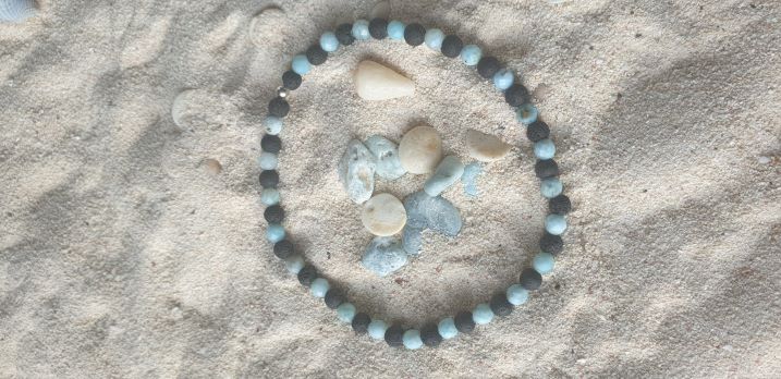 Larimar/Lava-Armband mit kleinen Perlen, blauschwarz